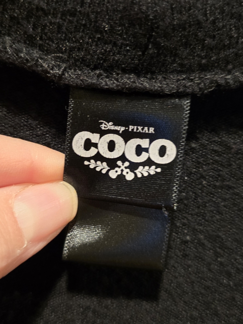 Disney Pixar Coco Embroidered Skull & Floral Black Button Front Cardigan 2X - Picture 8 of 11